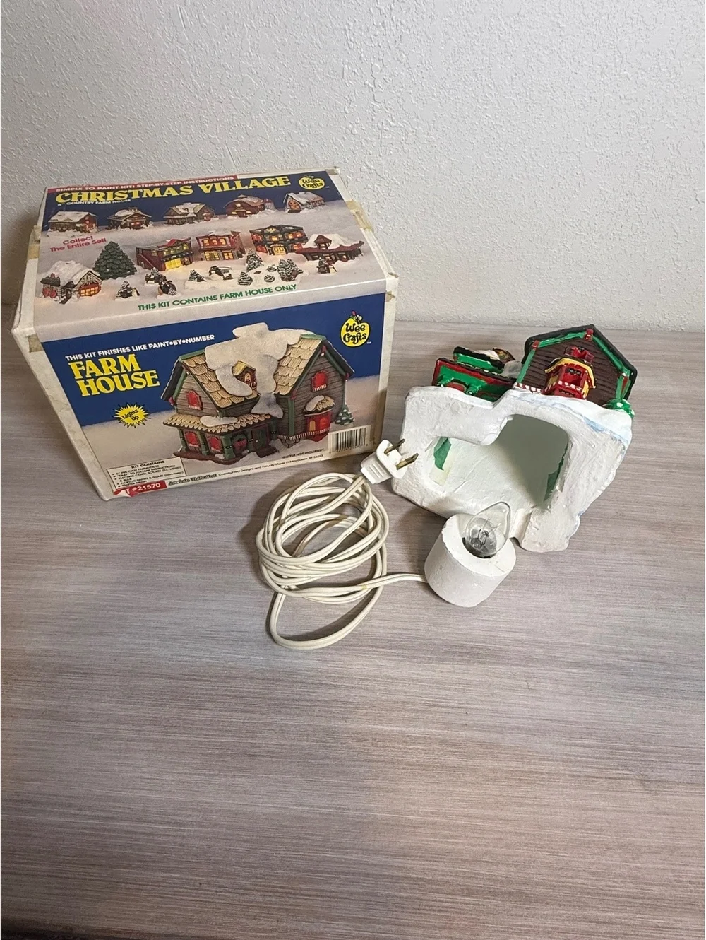 Vintage Painted Christmas Village Lighted Ceramic Farmhouse Wee Crafts